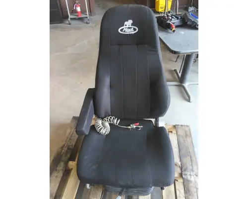 MACK CXU613 SEAT, FRONT