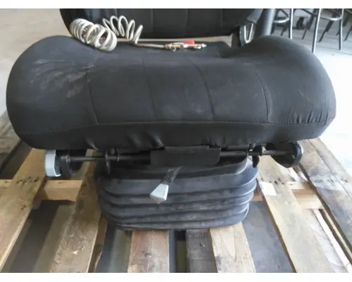 MACK CXU613 SEAT, FRONT