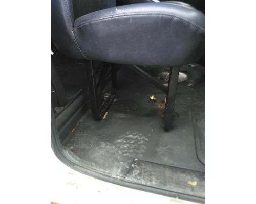 MACK CXU613 SEAT, FRONT