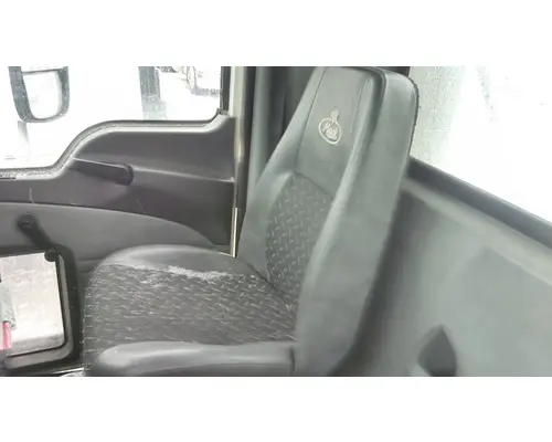MACK CXU613 SEAT, FRONT