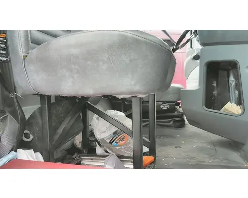MACK CXU613 SEAT, FRONT
