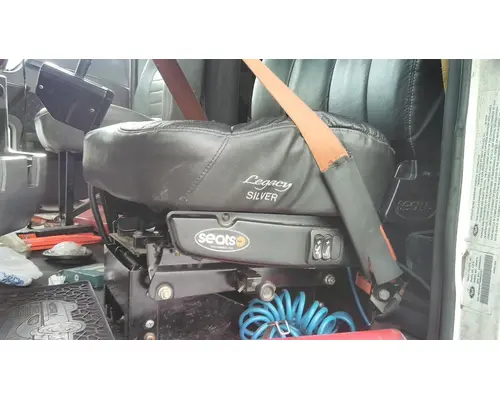 MACK CXU613 SEAT, FRONT