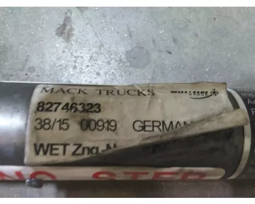 MACK CXU613 STEERING SHAFT