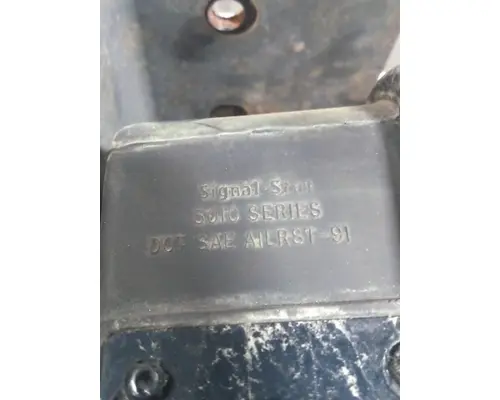 MACK CXU613 STOP TURN TAIL LAMP