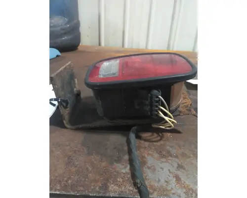 MACK CXU613 STOP TURN TAIL LAMP
