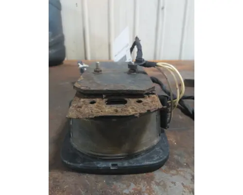 MACK CXU613 STOP TURN TAIL LAMP