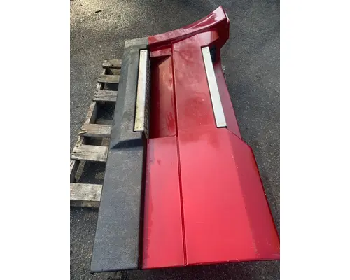 MACK CXU613 Side Fairing