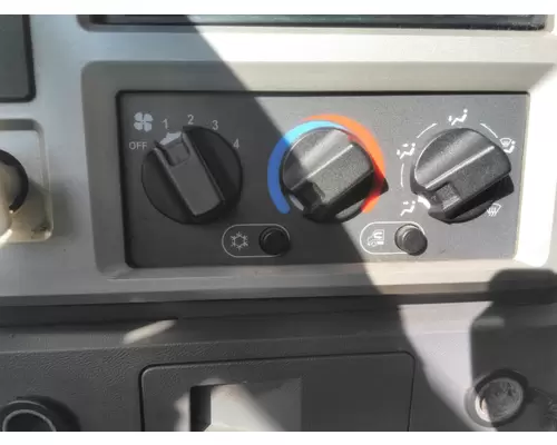MACK CXU613 TEMPERATURE CONTROL