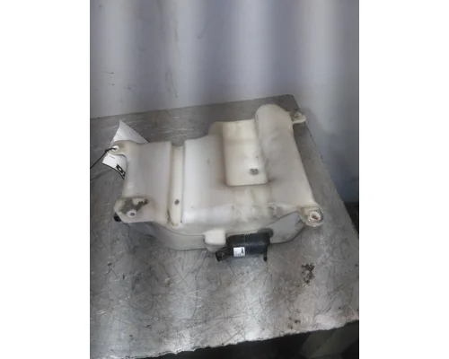 MACK CXU613 WINDSHIELD WASHER RESERVOIR