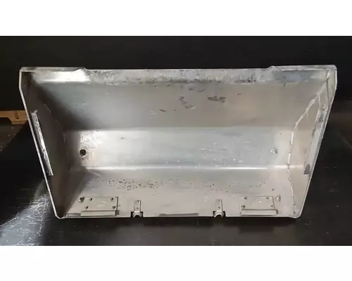 MACK CXU633T Battery BoxTray