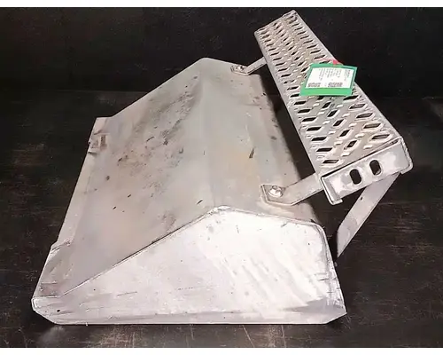 MACK CXU633T Battery Boxes