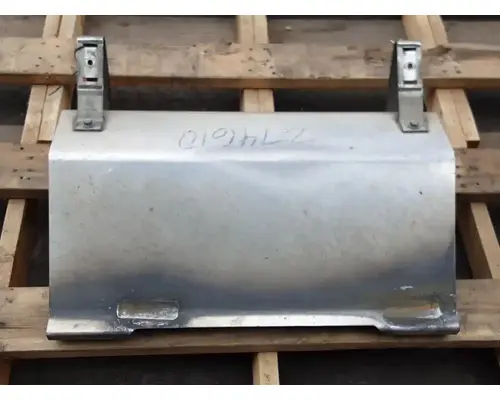 MACK CXU633T Battery Boxes