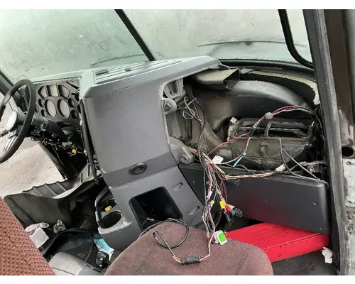 MACK CXU633T Cab Assembly