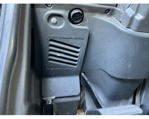 MACK CXU633T Cab Assembly