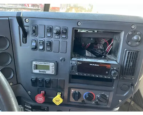 MACK CXU633T Cab Assembly