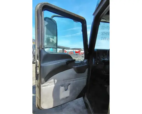 MACK CXU633T Cab Assembly