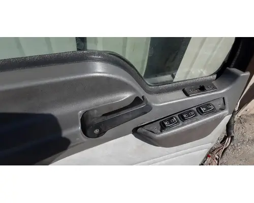 MACK CXU633T Door Assembly, Front