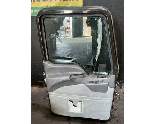 MACK CXU633T Door Assembly, Front