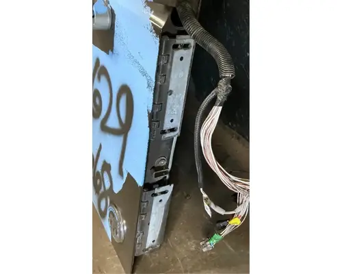 MACK CXU633T Door Assembly, Front