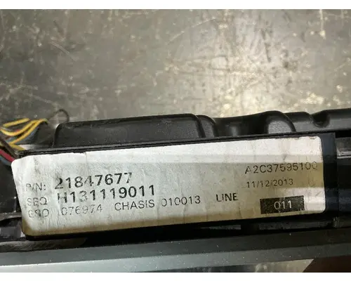 MACK CXU633T Instrument Cluster