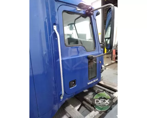 MACK CXU 8102 cab, complete