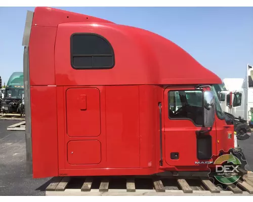 MACK CXU Cab