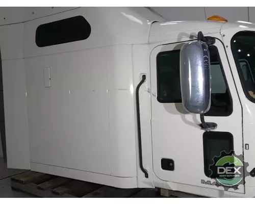 MACK CXU Cab
