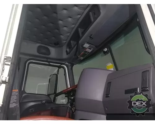MACK CXU Cab