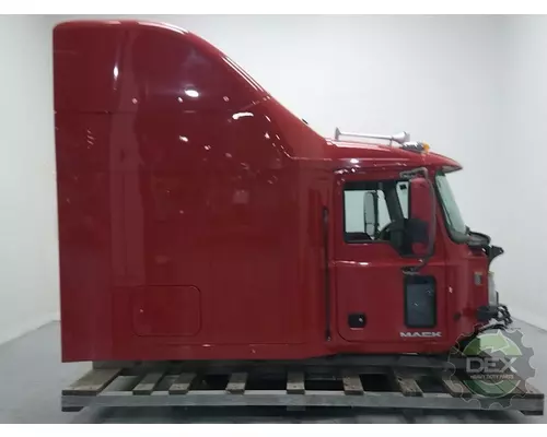 MACK CXU Cab