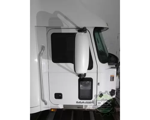 MACK CXU Cab