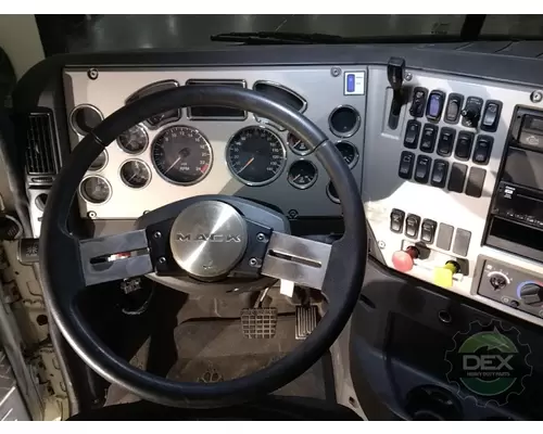 MACK CXU Cab