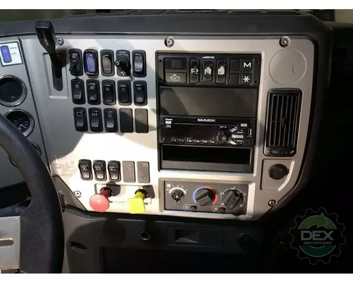 MACK CXU Cab