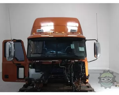 MACK CXU Cab