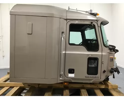 MACK CXU Cab