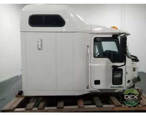 MACK CXU Cab