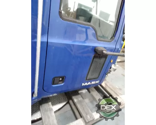 MACK CXU Cab