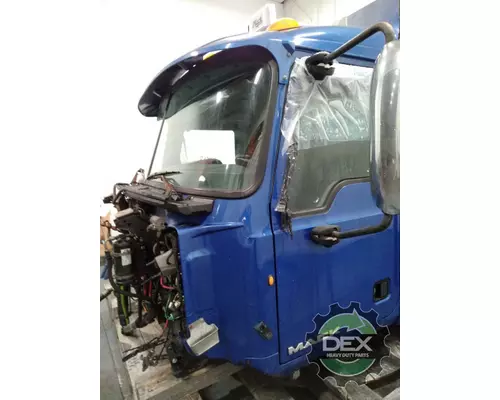 MACK CXU Cab
