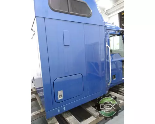 MACK CXU Cab