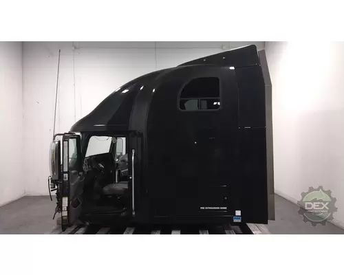 MACK CXU Cab