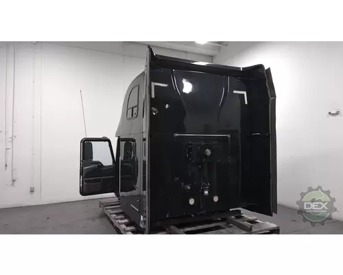MACK CXU Cab