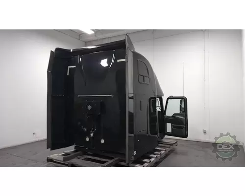 MACK CXU Cab