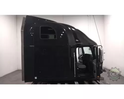 MACK CXU Cab