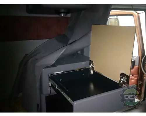 MACK CXU Cab
