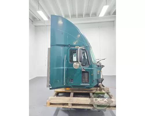 MACK CXU Cab