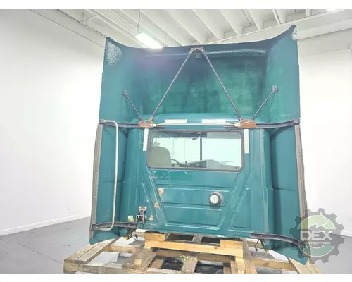 MACK CXU Cab