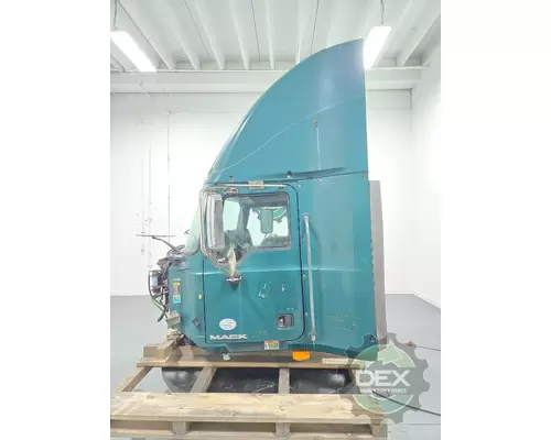 MACK CXU Cab
