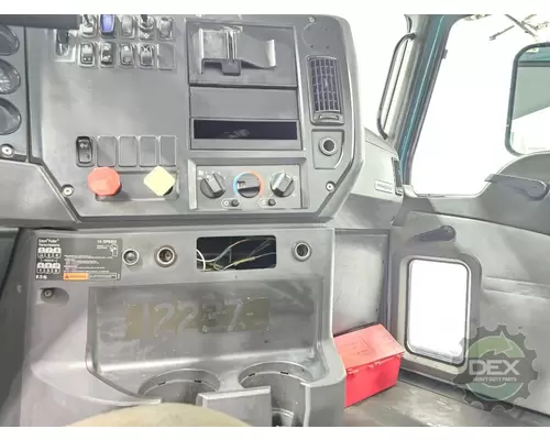 MACK CXU Cab