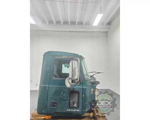 MACK CXU Cab
