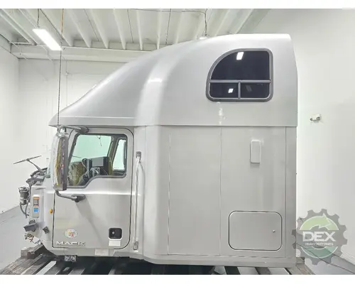 MACK CXU Cab