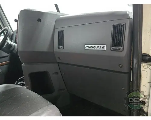 MACK CXU Cab